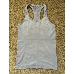 Lululemon tank size 8